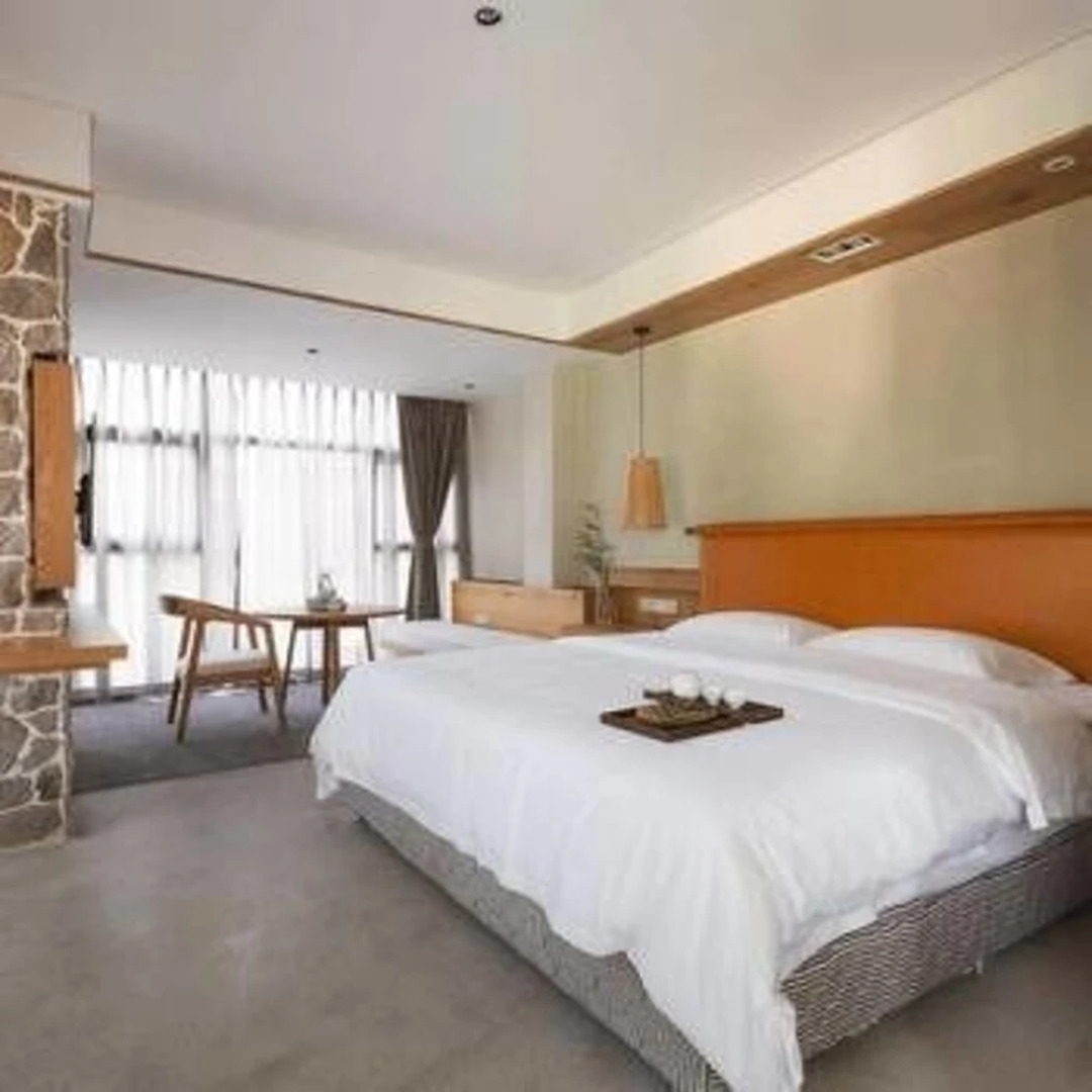 Qiliping Peninsula Hotel