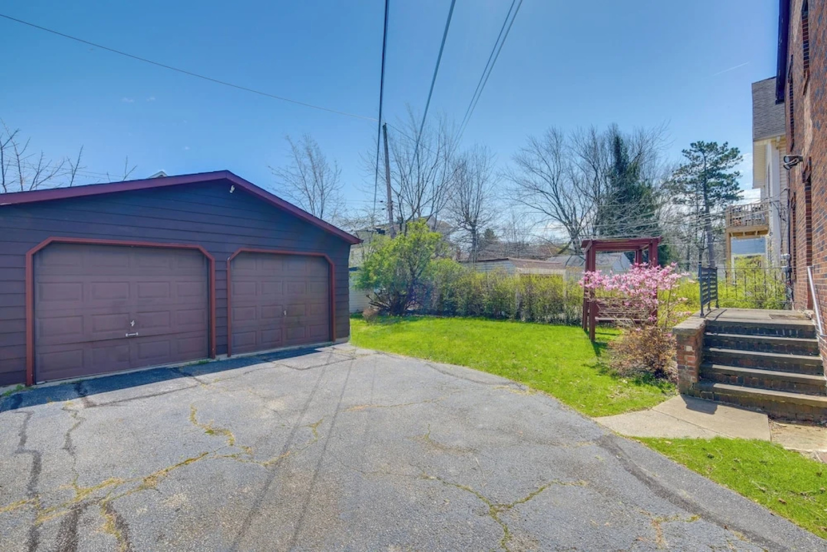 Trendy South Euclid Apt - 5 Mi to Cleveland Clinic