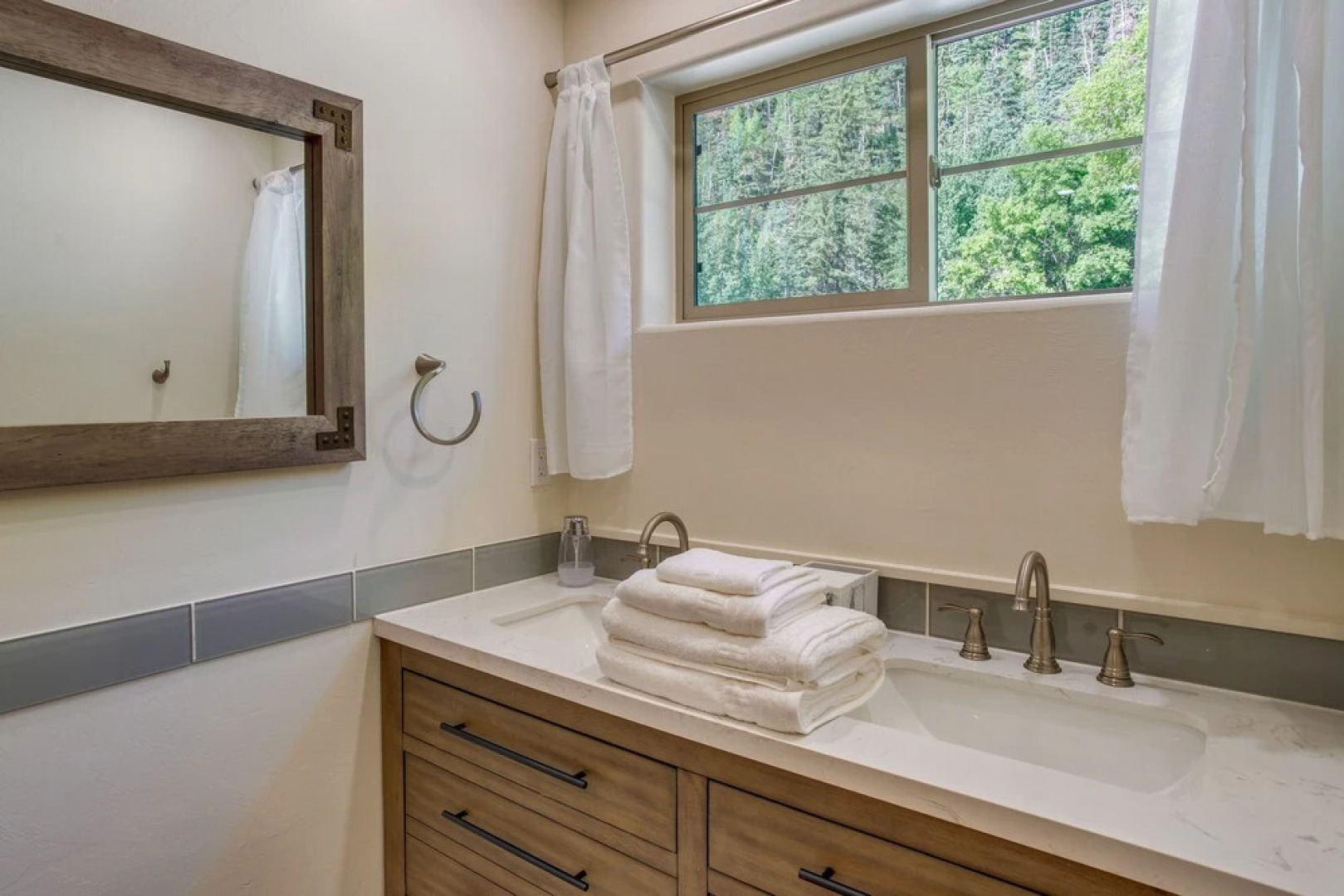 Riverfront Ouray Vacation Home ~ 1 Mi to Downtown!