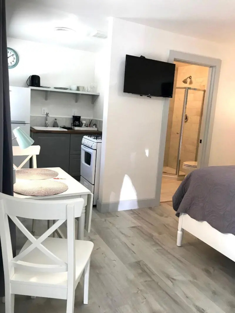 The Pines Inn and Cottages