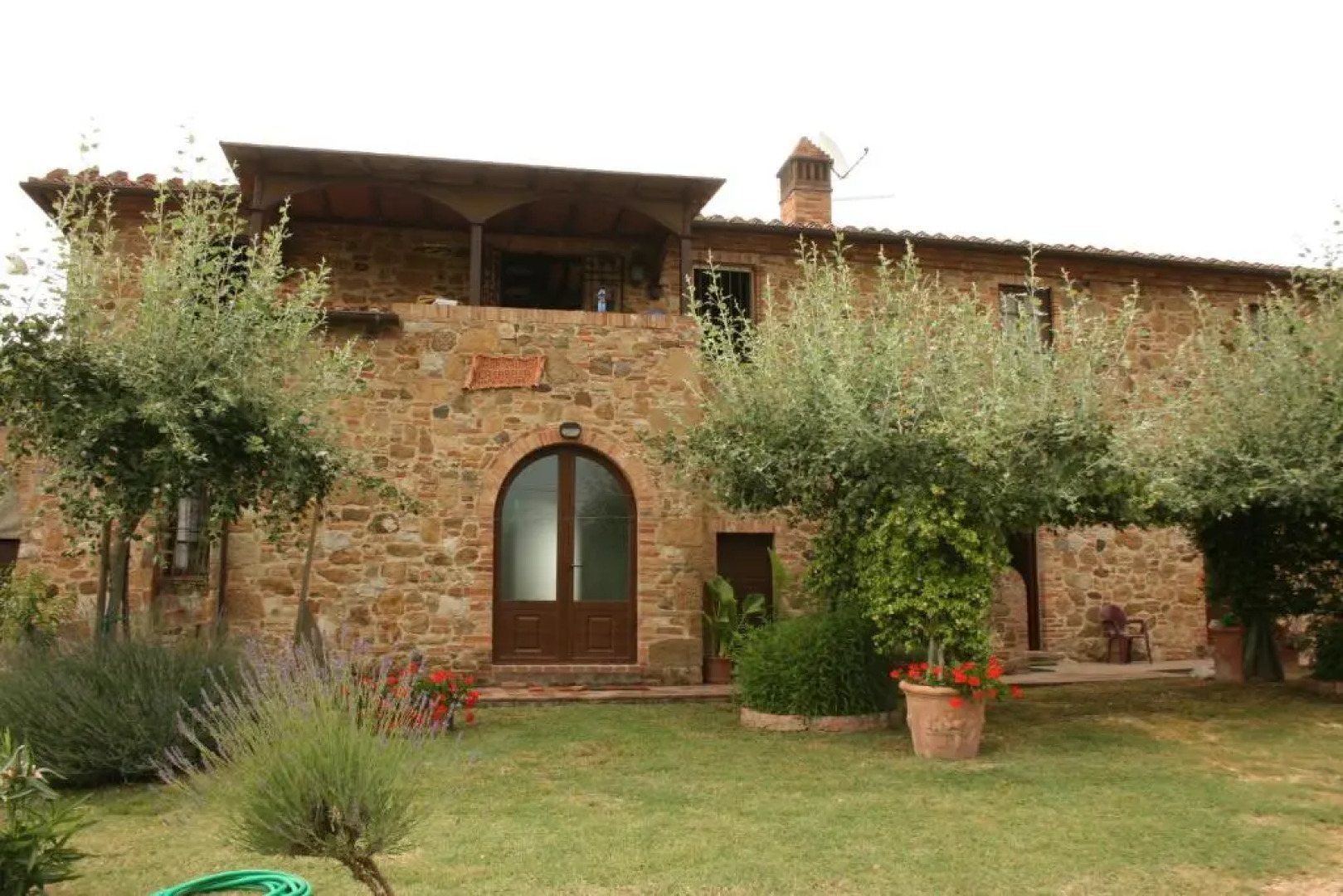 Stunning private villa with private pool, WIFI, TV, pets allowed and parking, close to Montepulc