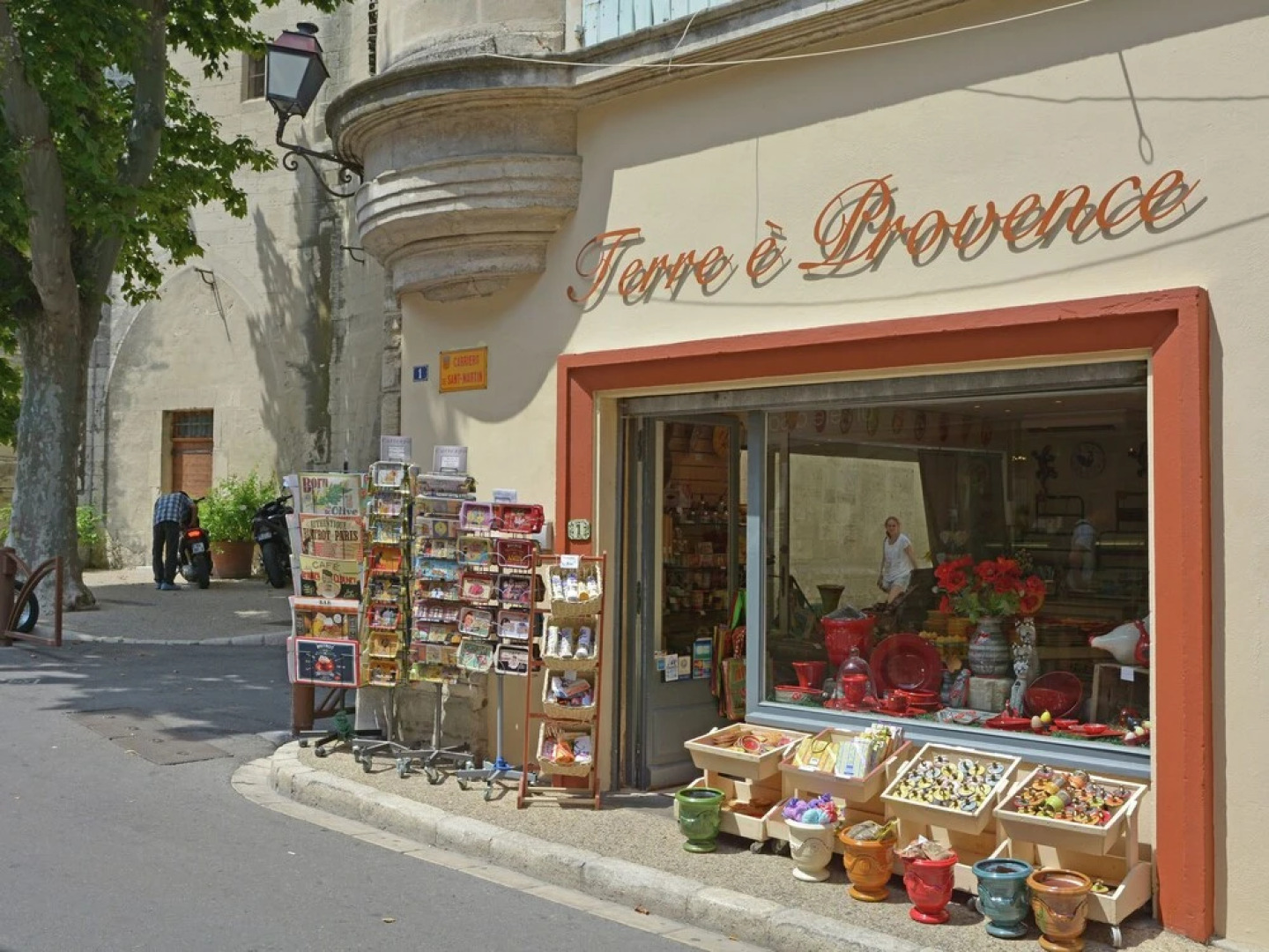 Grandeur Villa in Eygalières With Pool & 2 Terraces