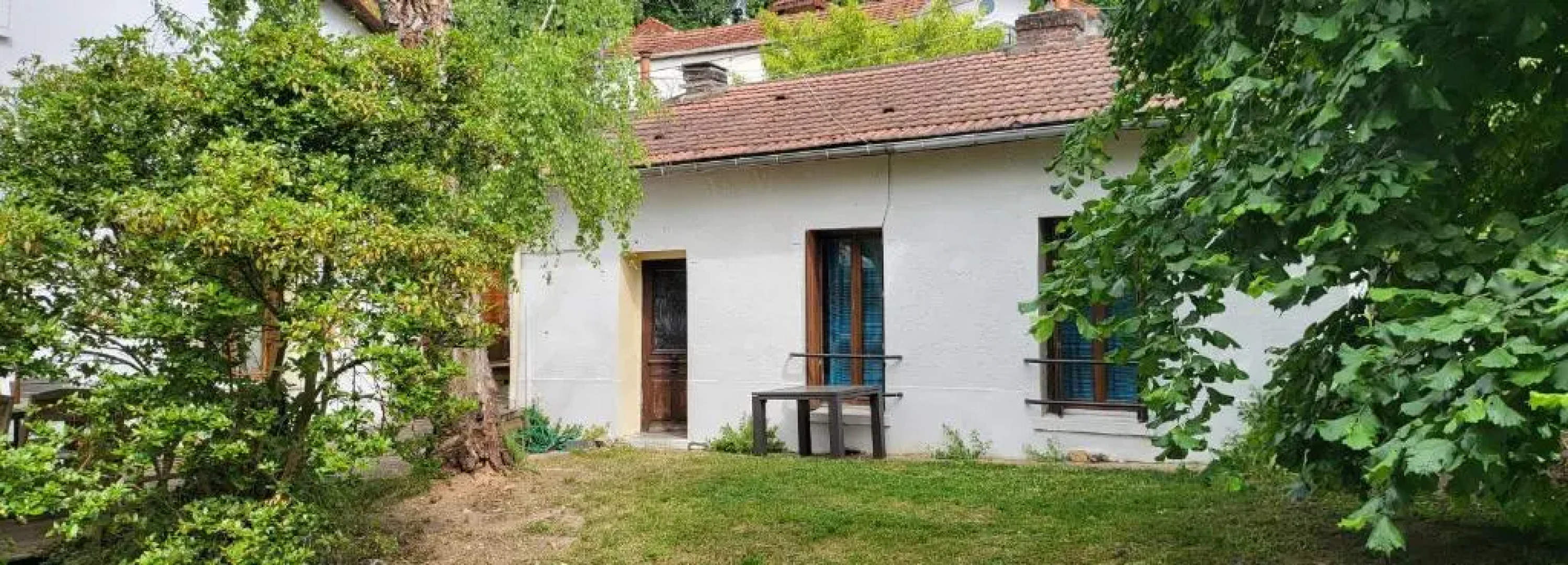 Grande et petite maison sur 360m2 de jardin clos sans vis à vis