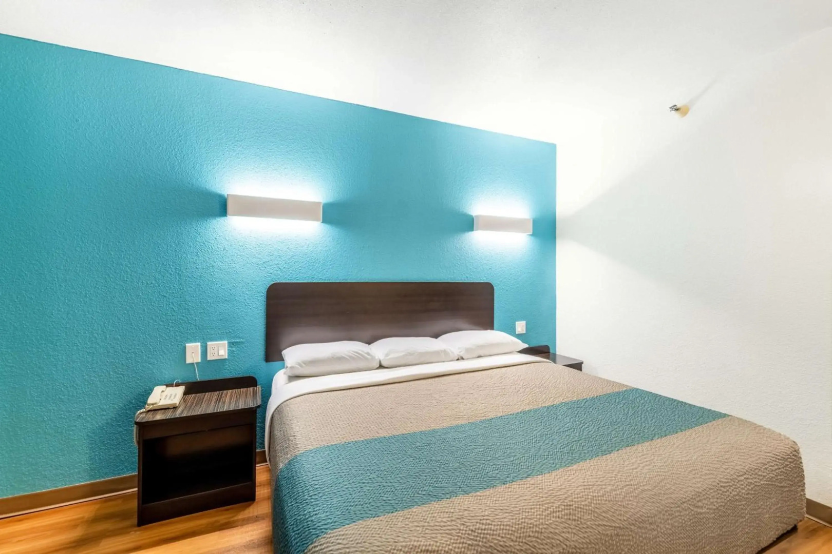 Motel 6 Lewisville, TX - Medical City