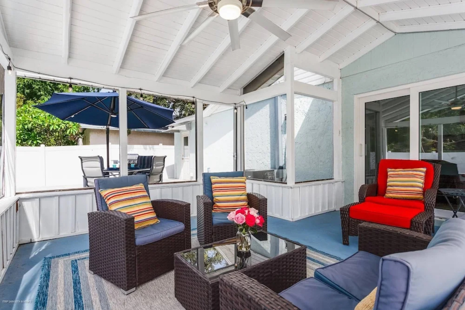 Mova Poolside Escape