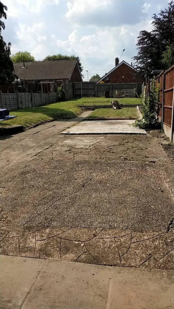 Spacious 3bed House in Walsall With Parking Onsite