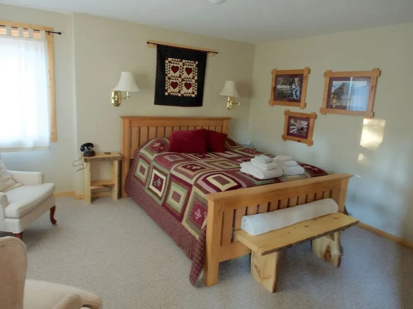 Cliffs & Stream Log - 3 Br Cabin