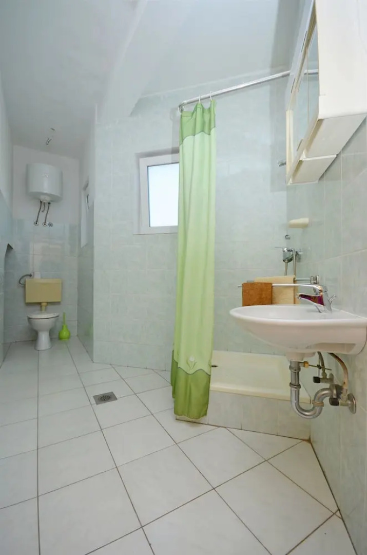 Apartments & Rooms Tony