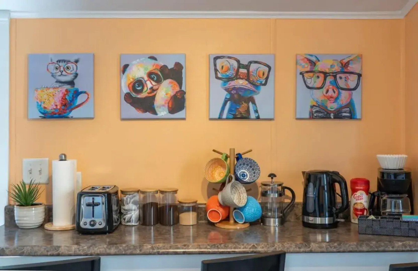 Dino Cave l Walk to Downtown l Fire Pit & BBQ I TV