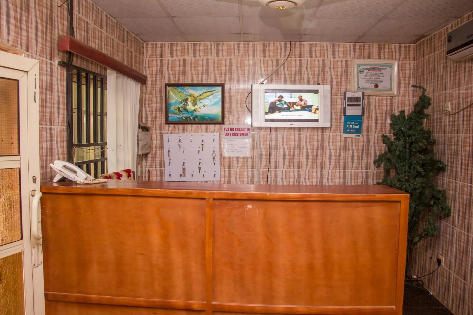 Duckland Hotel and Suites Ltd