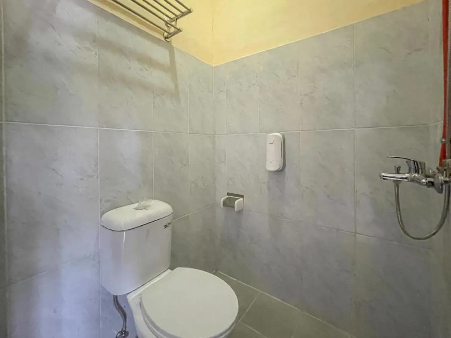 RedDoorz @ Jalan Raya Kuta Lombok Mandalika