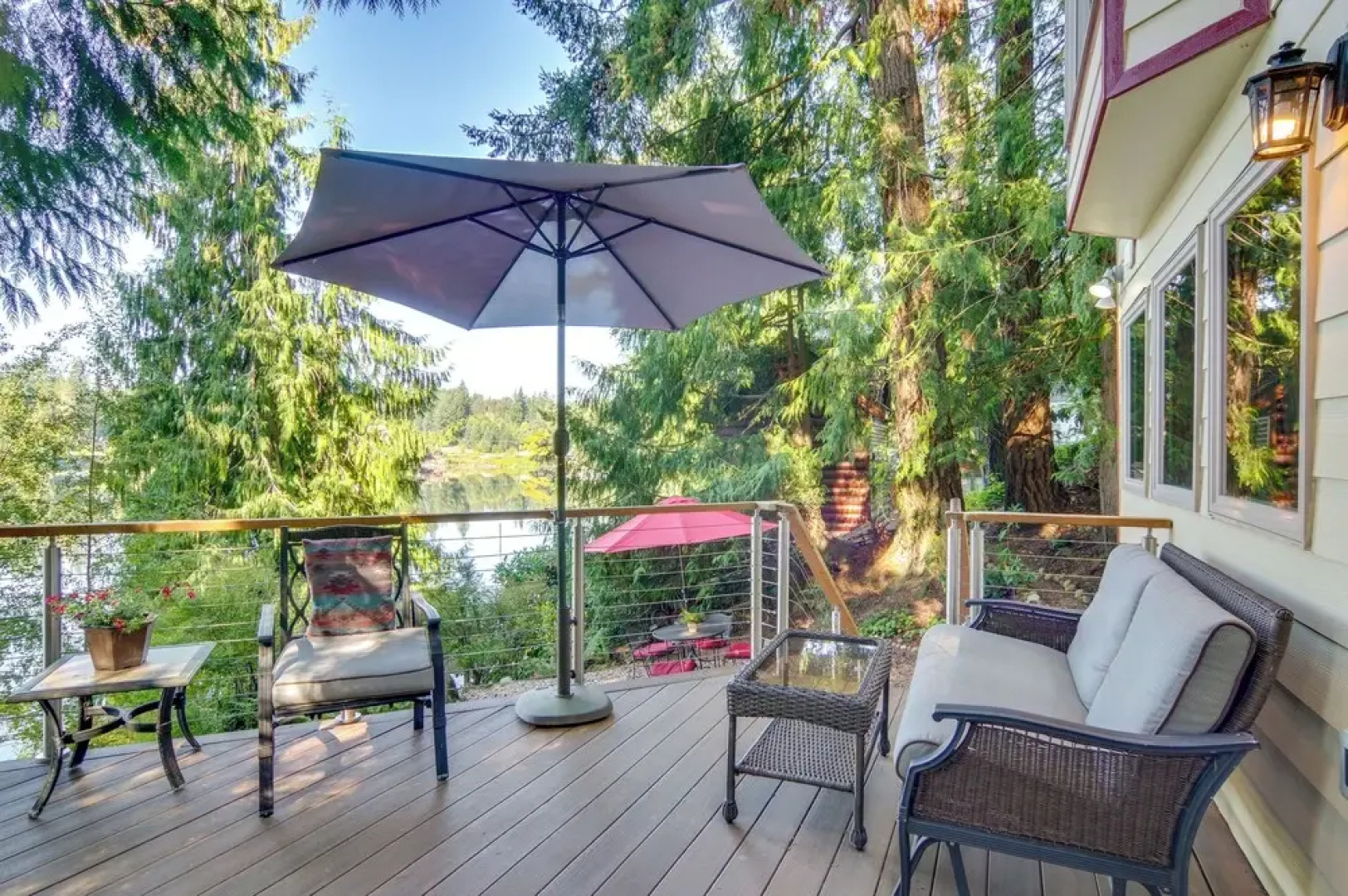 Lakefront Snohomish Cottage w/ Private Dock!