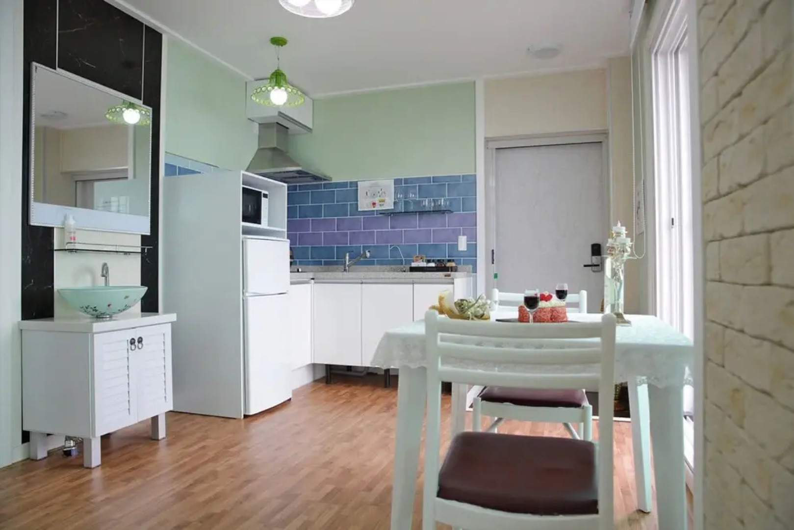 Namhae Montmartre Pension