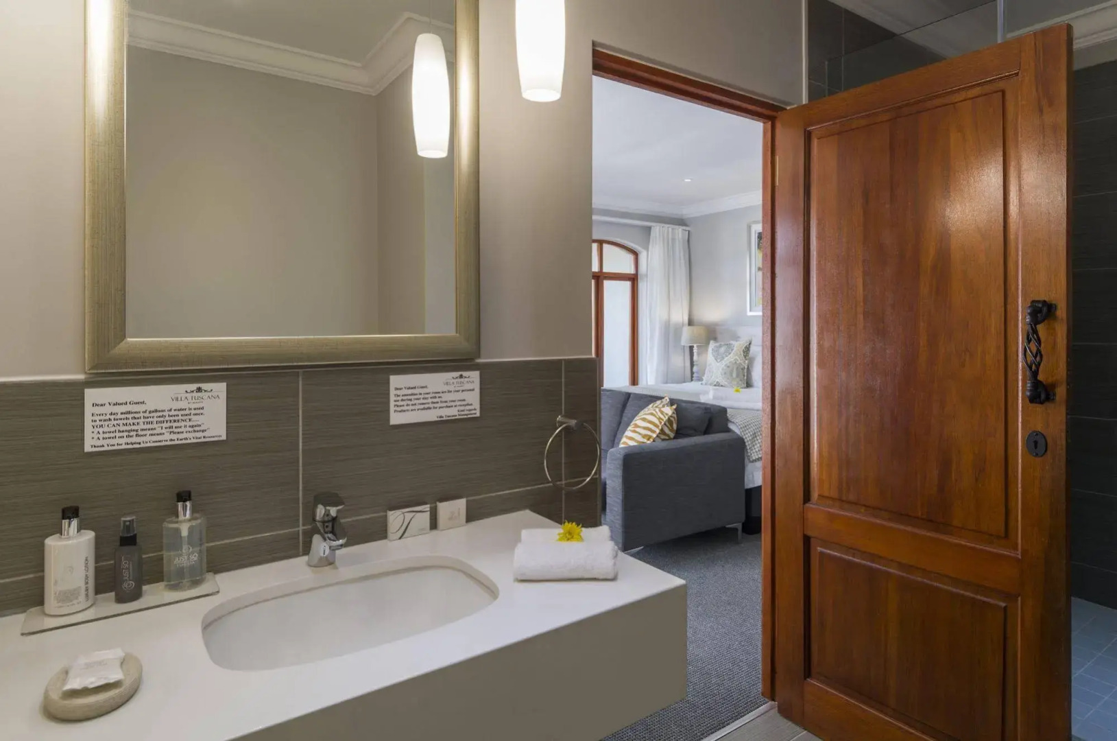 Villa Tuscana By Mantis