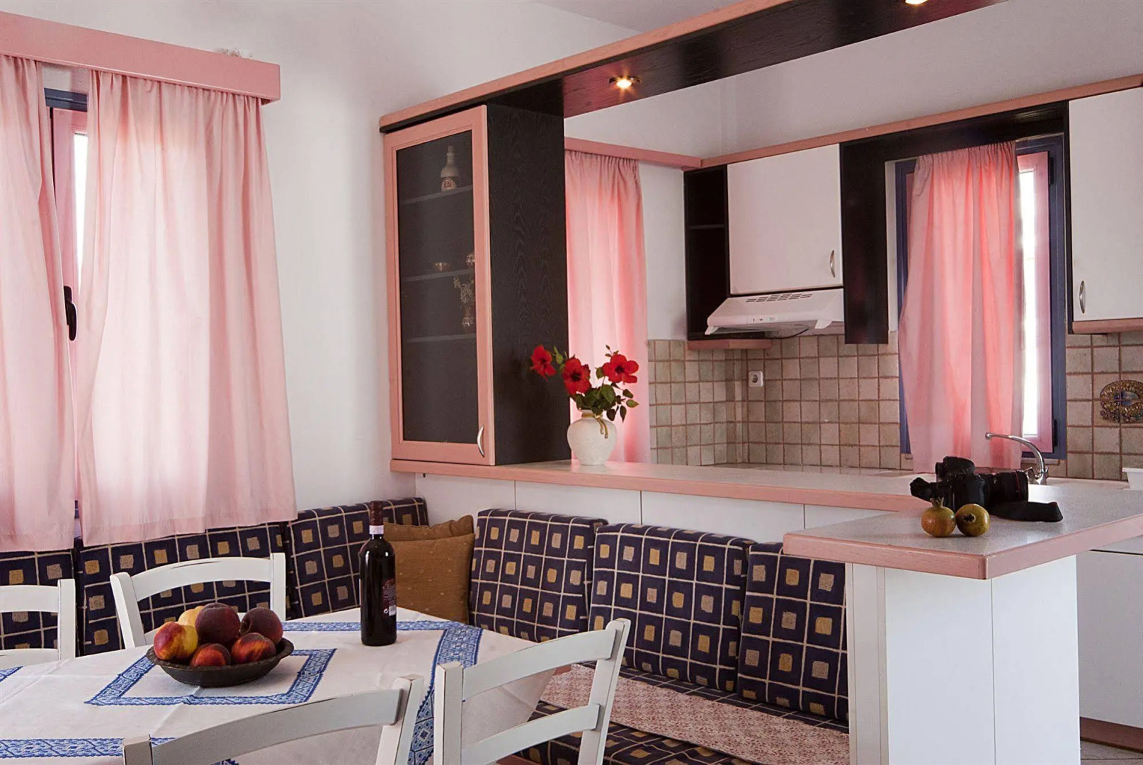 Cybele Suites & Apartments