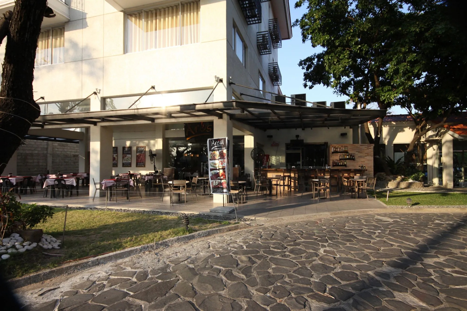 Court Meridian Hotel and Suites