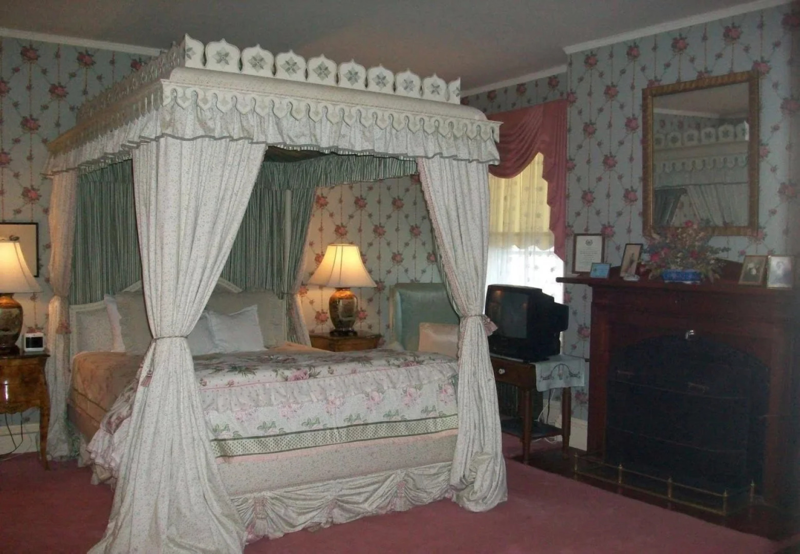 The Summer White House Inn