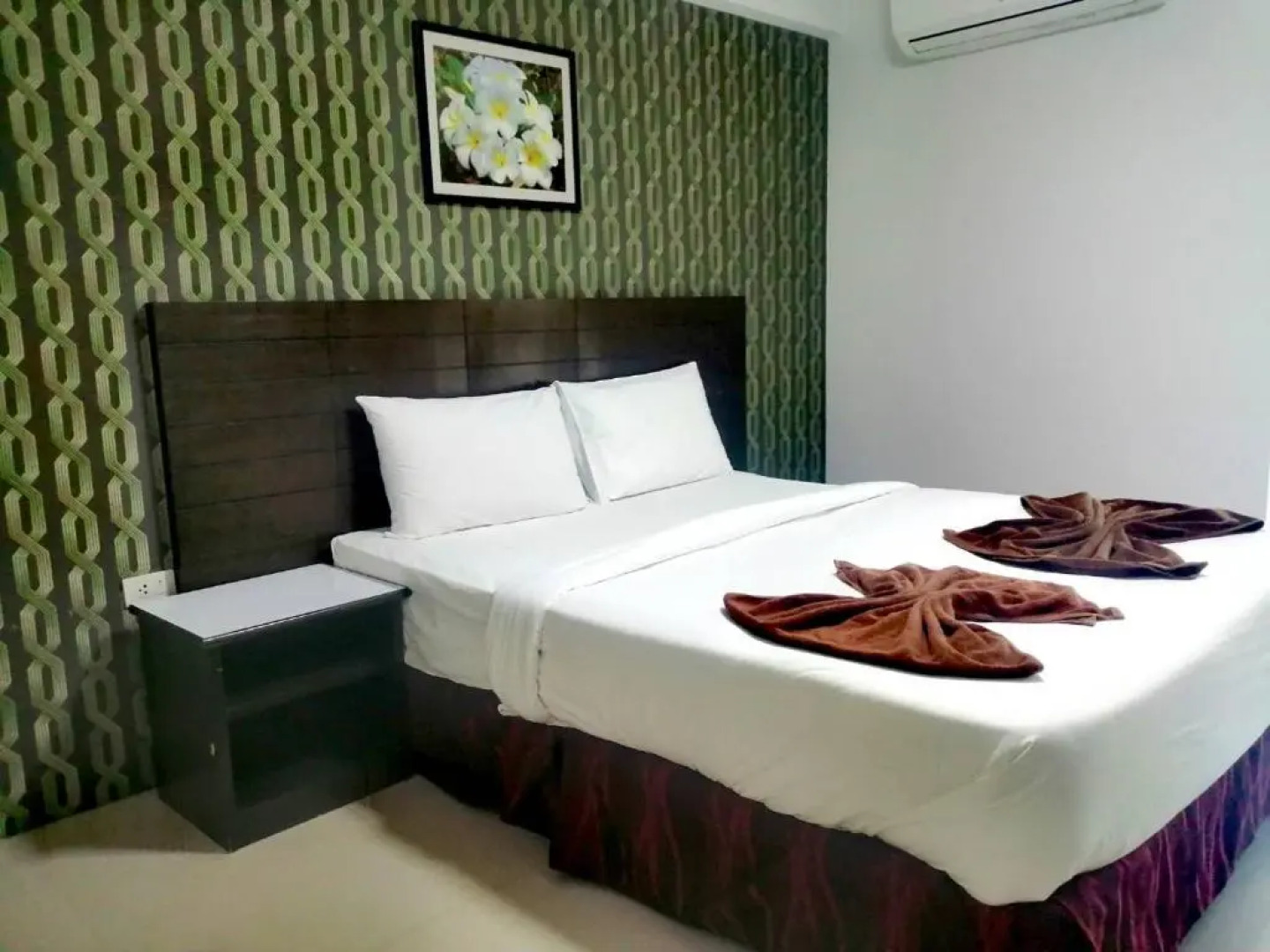 Grand Pruksa Siri Apartment