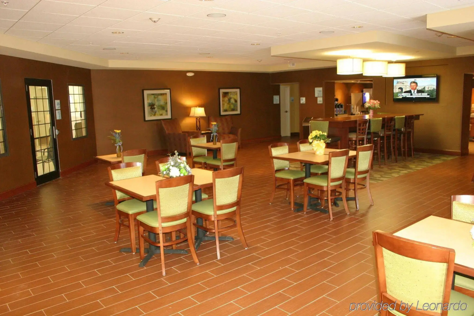 Holiday Inn Express & Suites Willmar by IHG