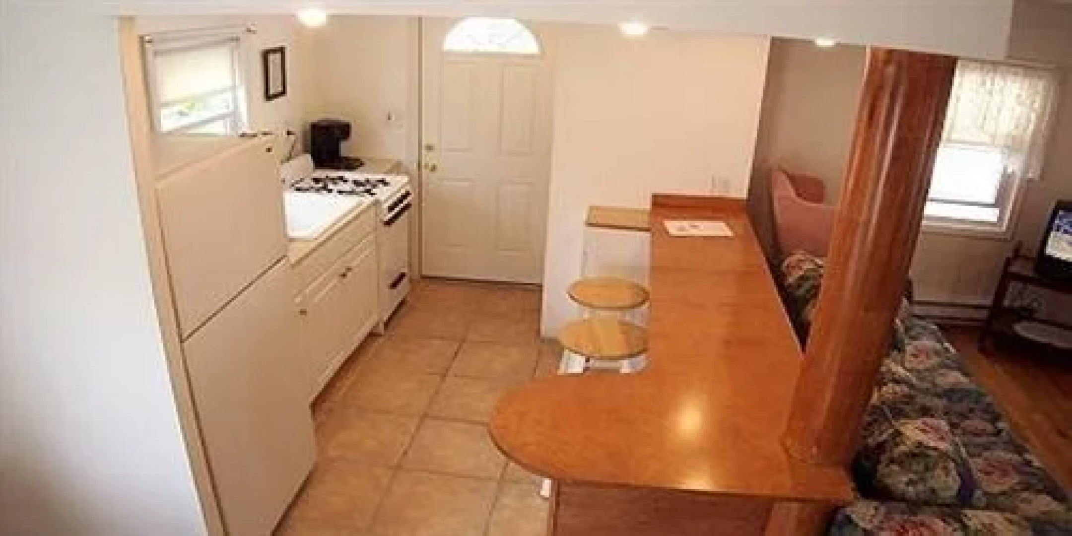 Avon Manor Cottage at 322