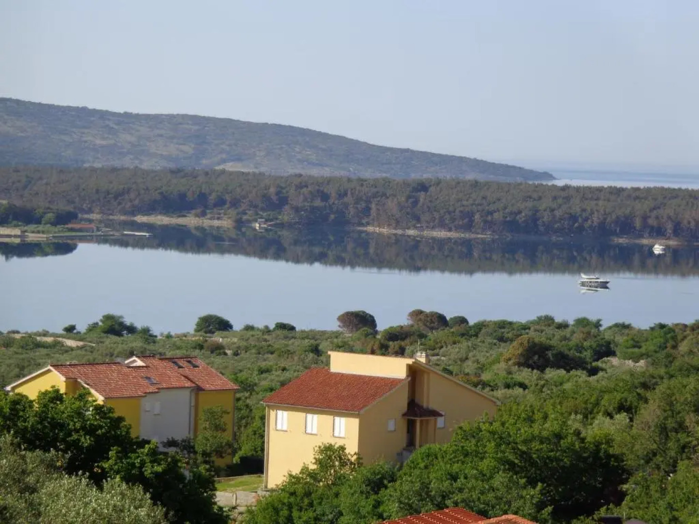 Lili Apartments, Sv Dunata 18