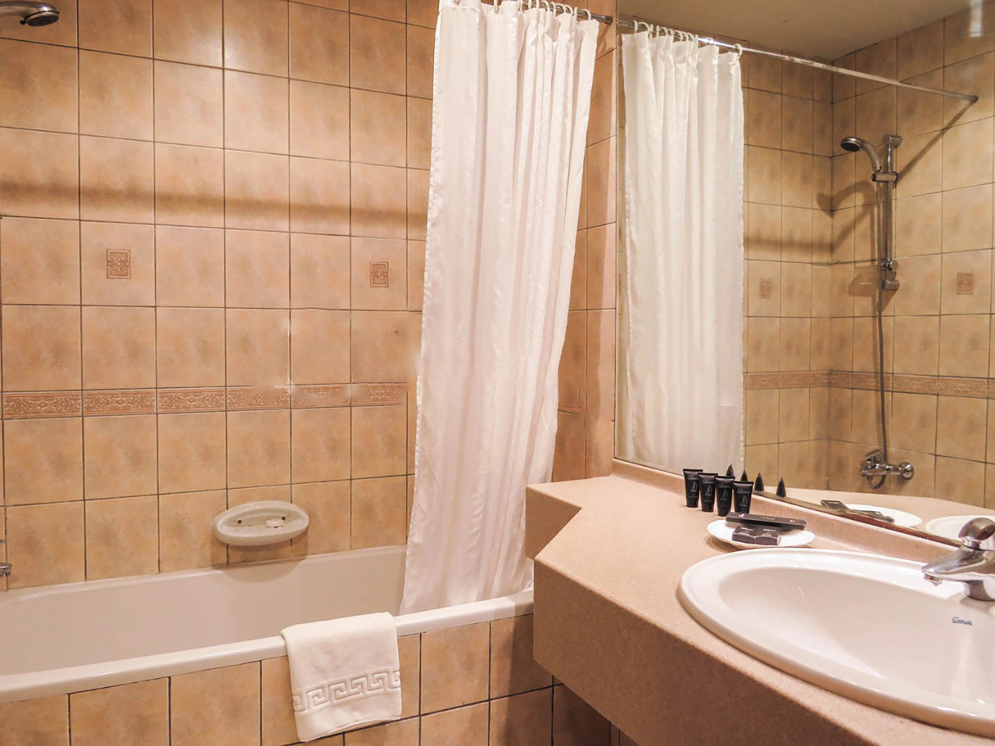 Апарт-отель Uptown Hotel Apartments Abu Dhabi