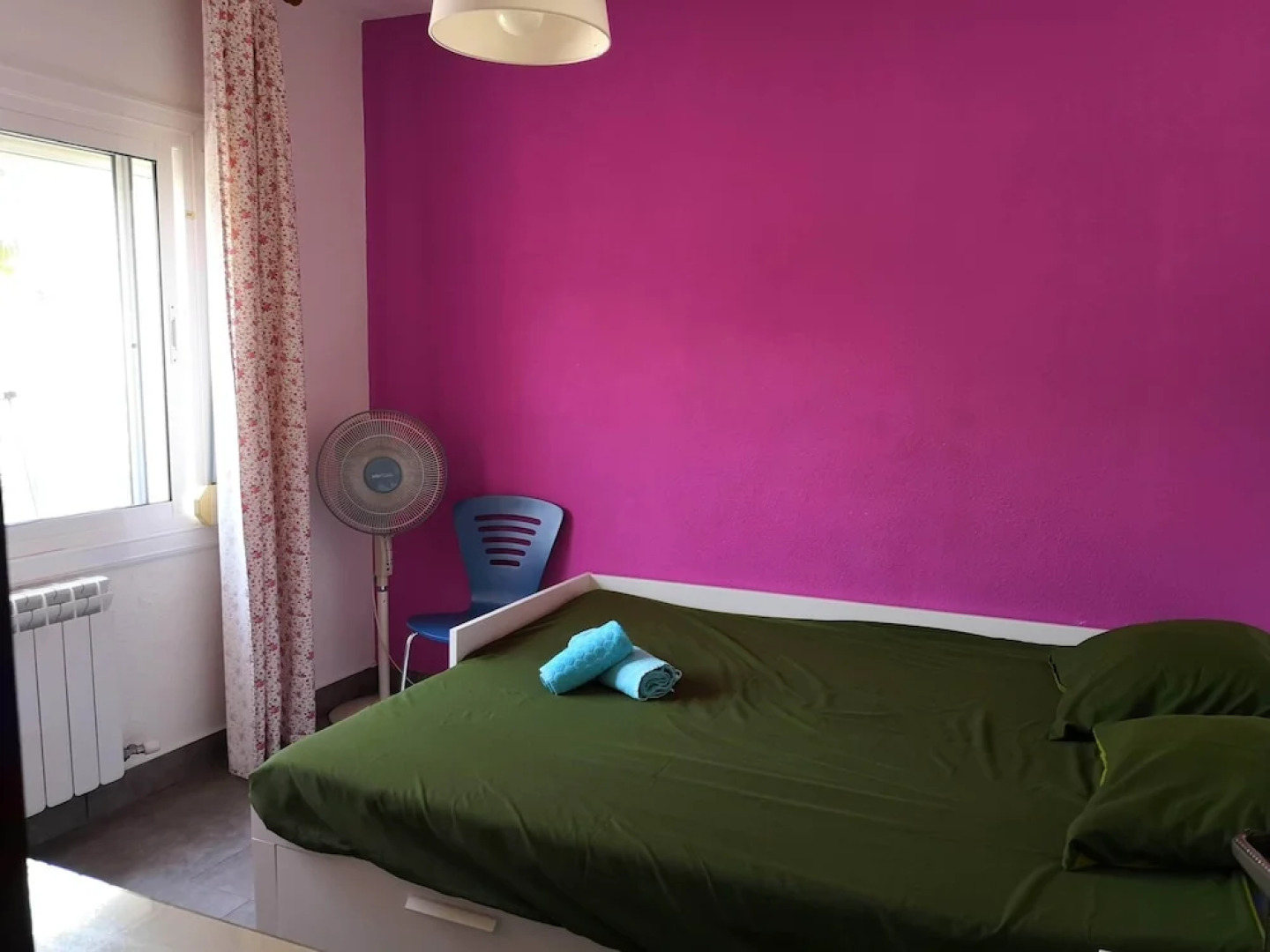 Villa con gran piscina en zona residencial