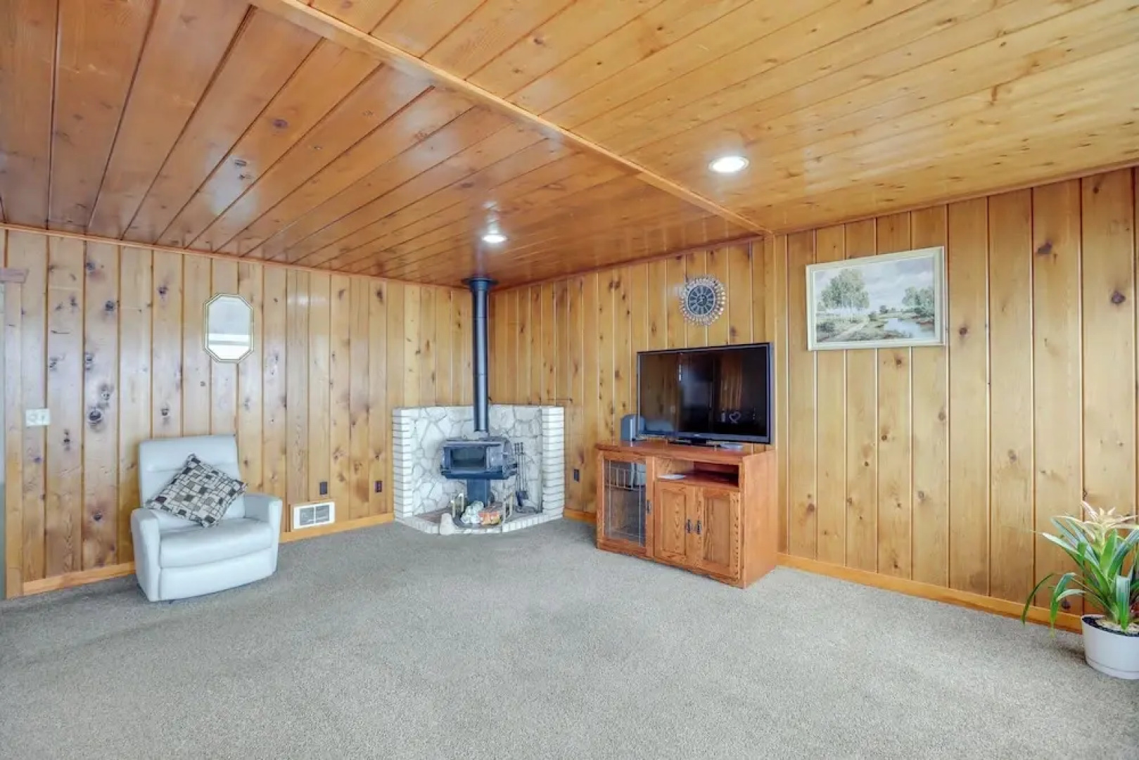 Hilltop Hideout w/ Sweeping Birch Bay Views