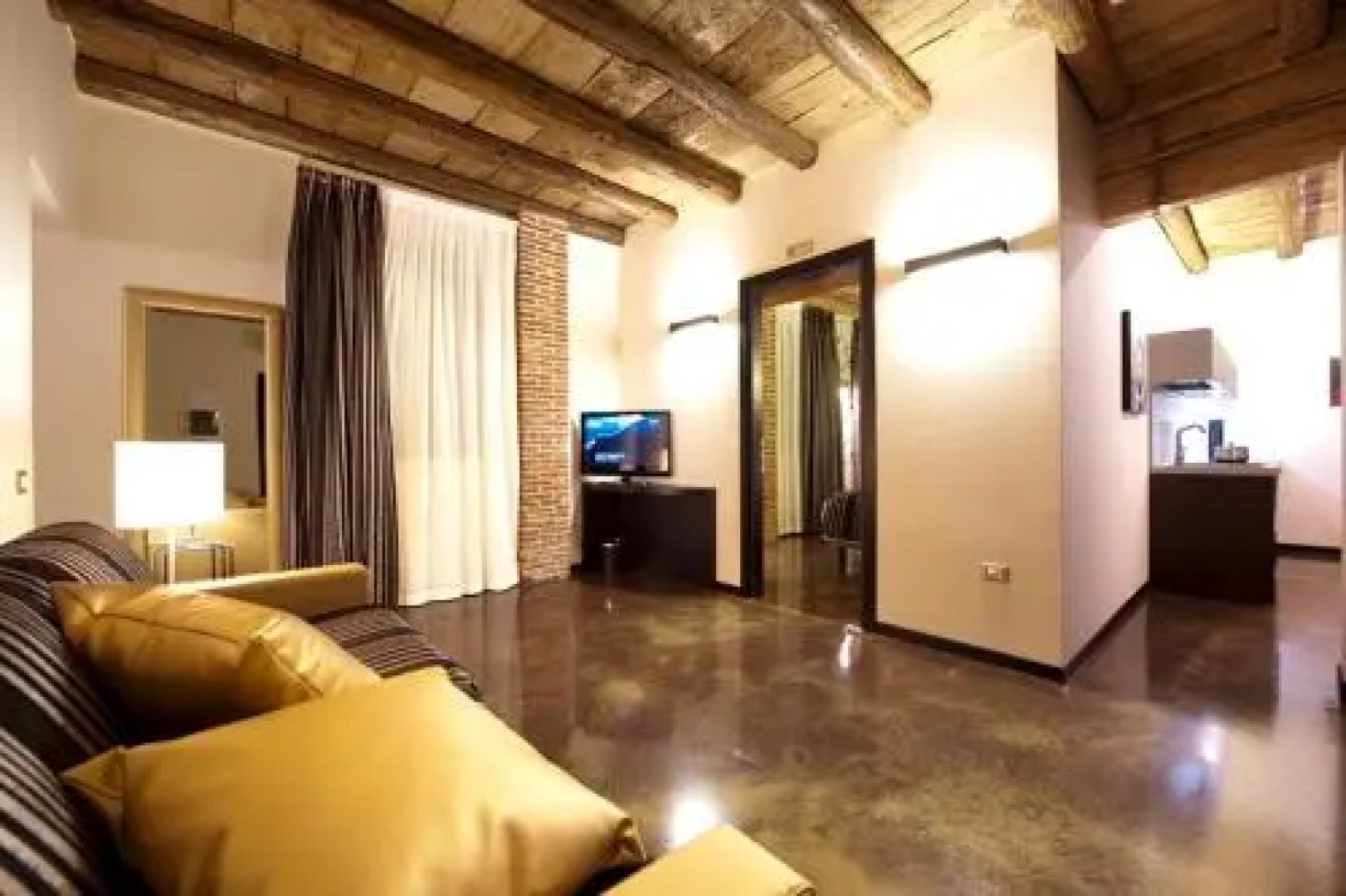 Villa Solaris Hotel & Residence