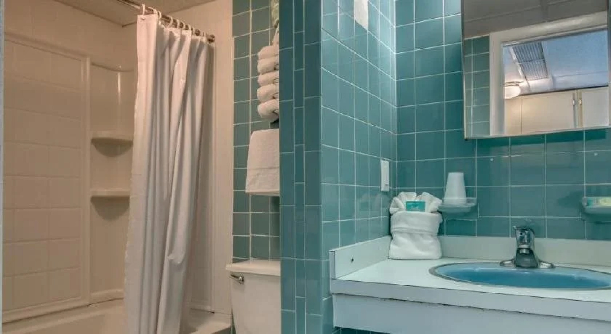 Admiral Resort Motel