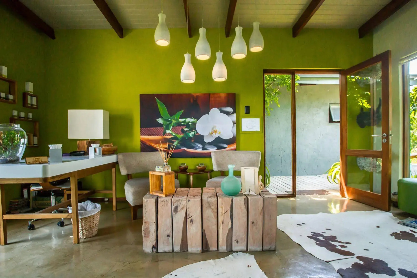 Rhino Ridge Safari Lodge