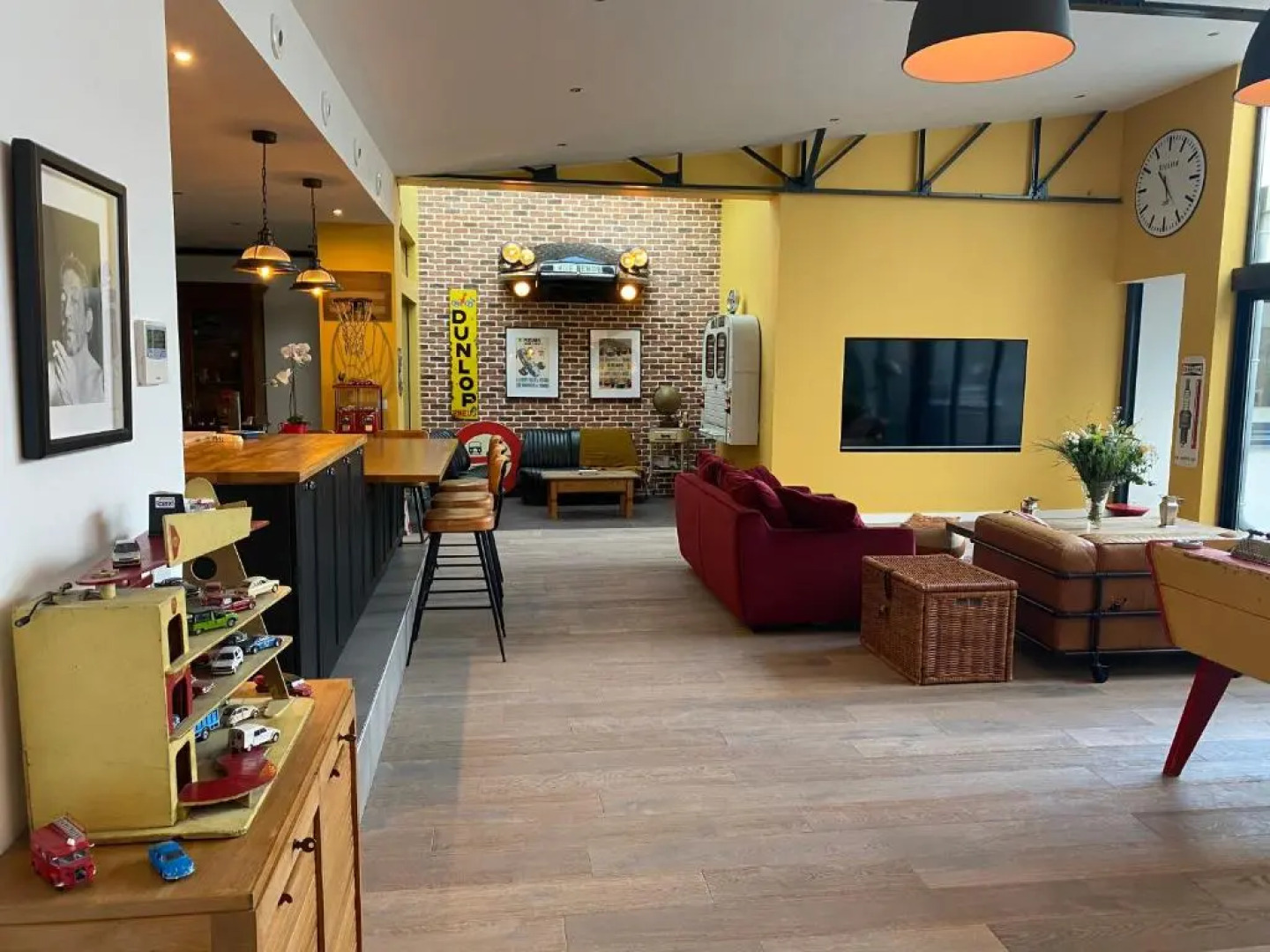 Loft Spa Reims-fr 200m2 privatifs, piscine intérieure chauffée, spa et parking