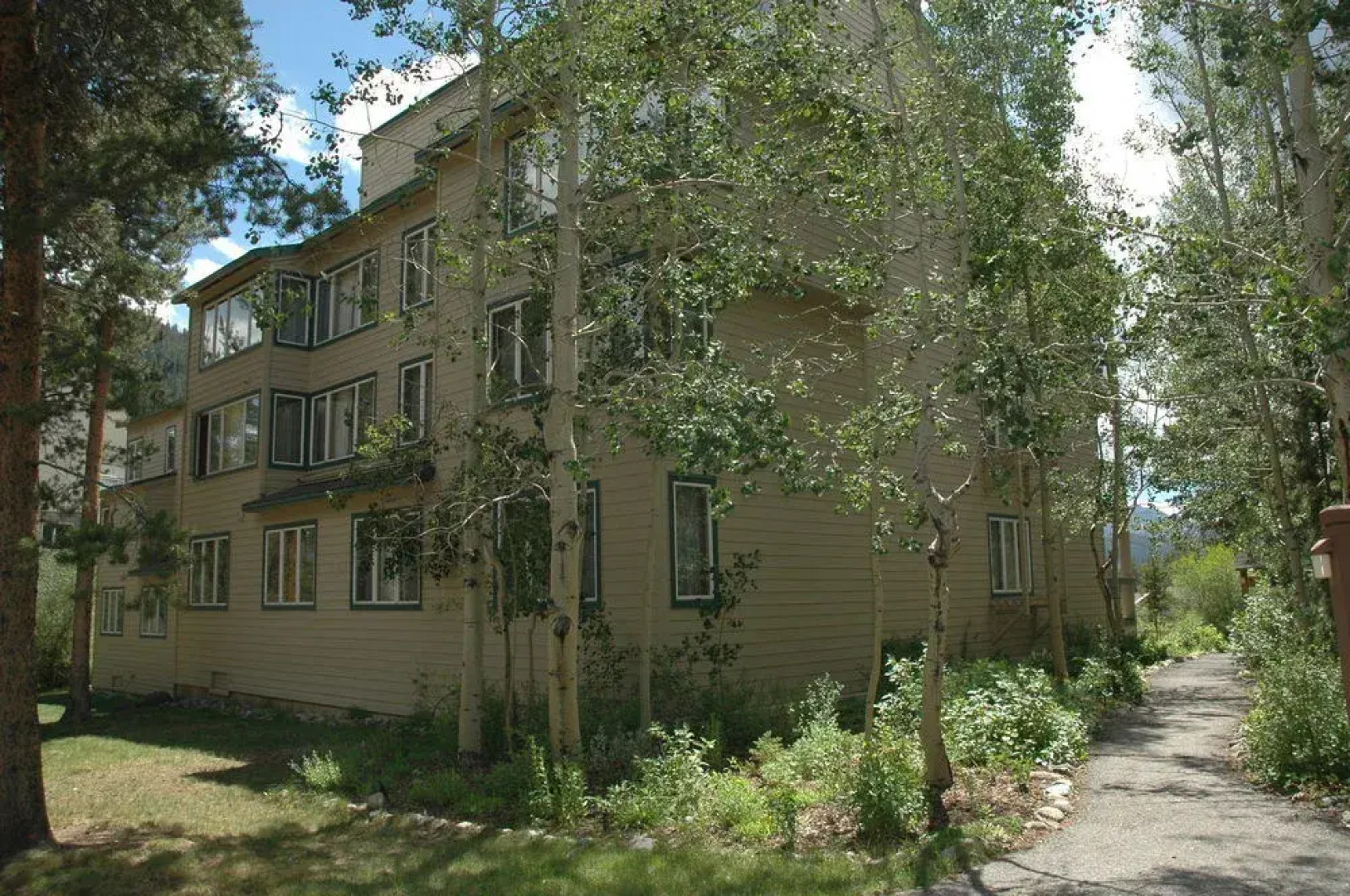 Pines Condominiums in West Keystone by Key to the Rockies