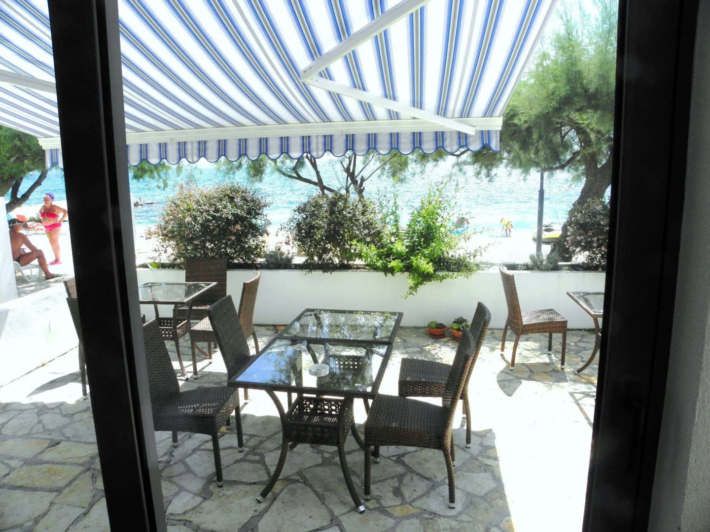 Beachfront Villa Mediteran