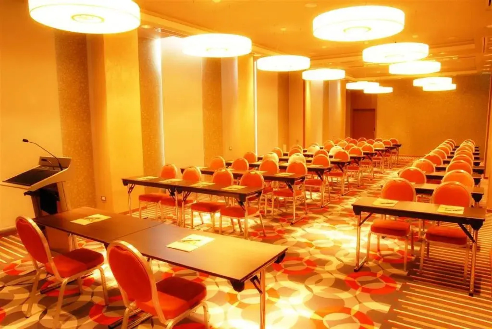 Golden Tulip Ana Dome