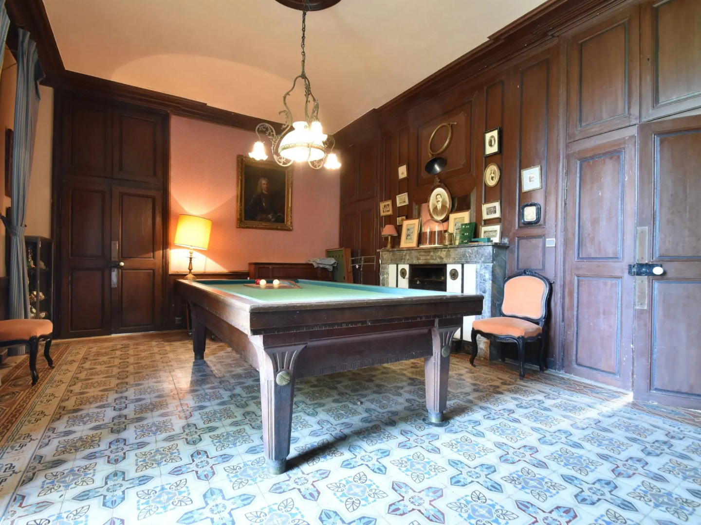 Vintage Mansion in Saint-aubin-sur-loire With Pool