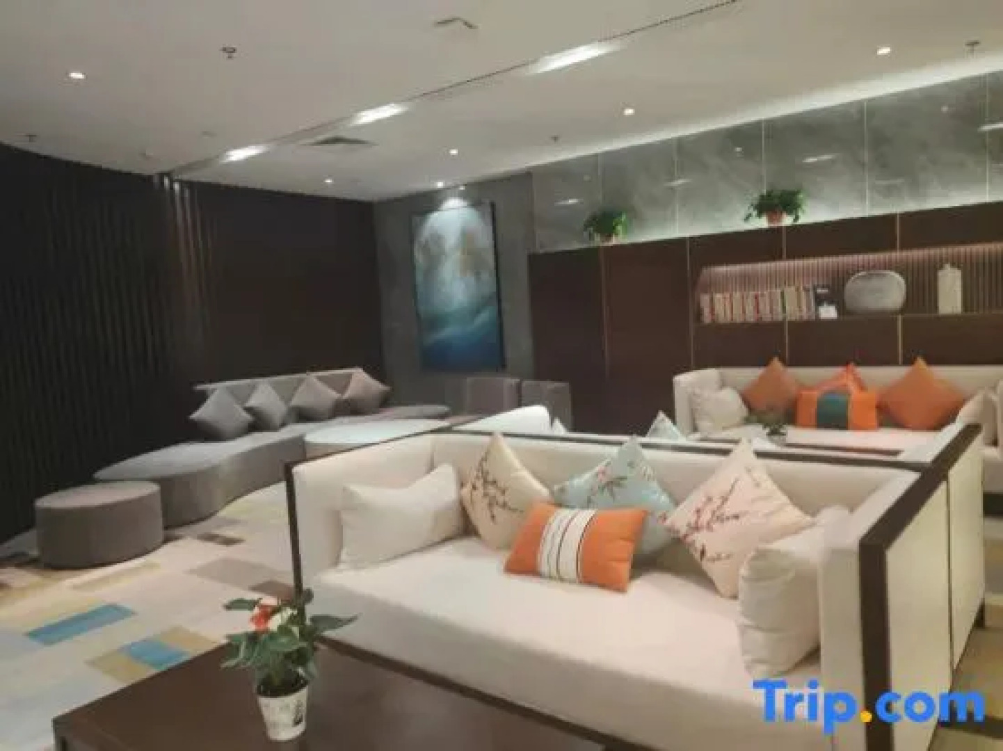 Qingcheng Lotus Hotel (Hohhot East Station Branch)