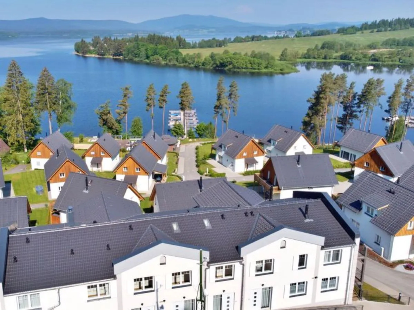 Lakeside Village 27582