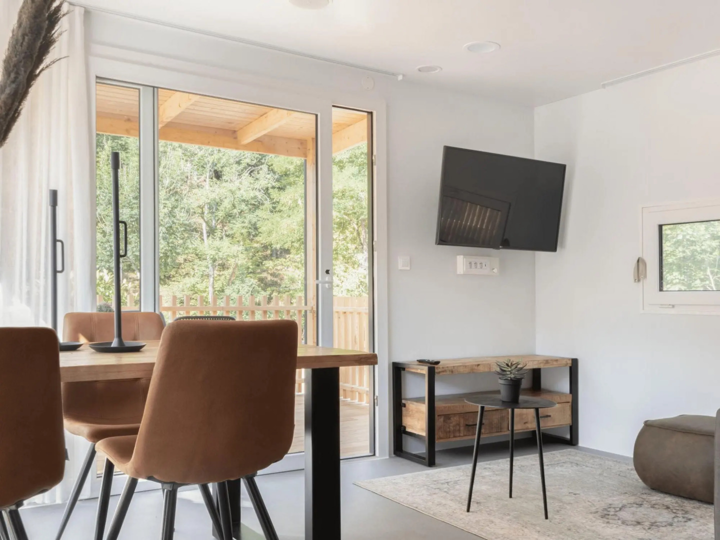 Contemporary chalet with airco, in a holiday park, in a natural environment