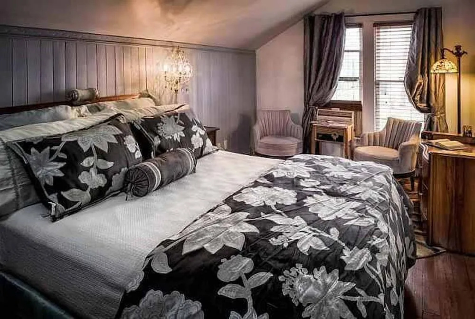 The Big Blue House Inn Boutique Hotel