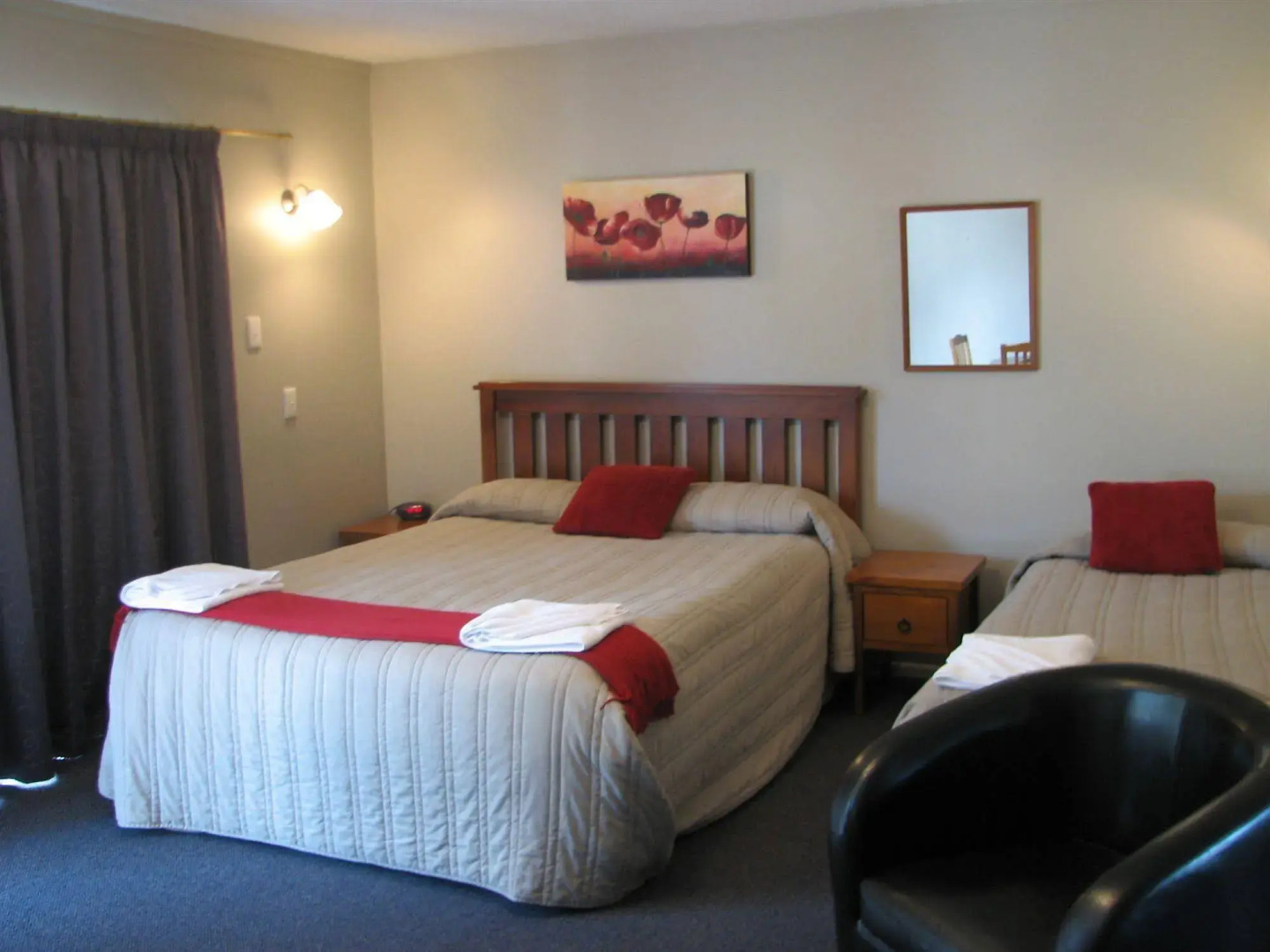 Cobblestone Court Motel – Wenzel Motels