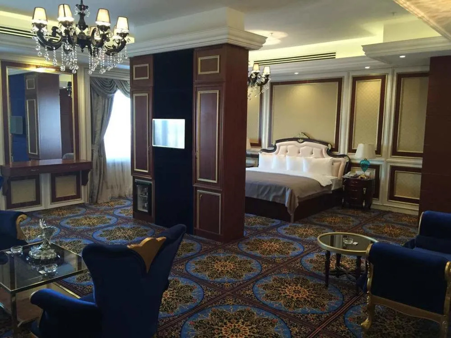 Royal Plaza Hotel and Casino