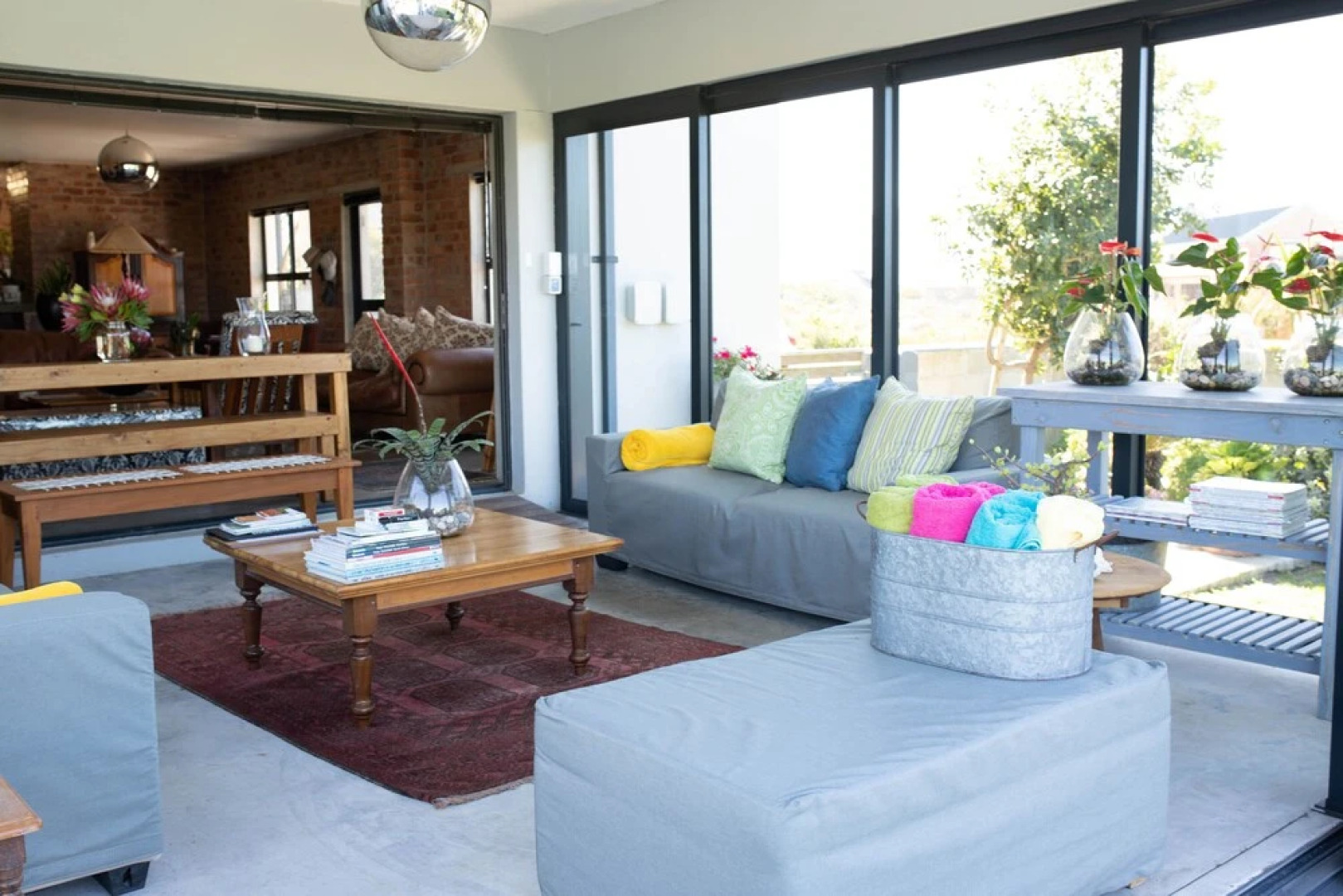 Stay at Friends (Guest house)