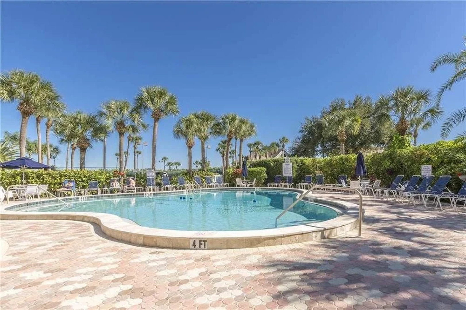 Harbor Towers Yacht Pool 1 Br Condo by RedAwning