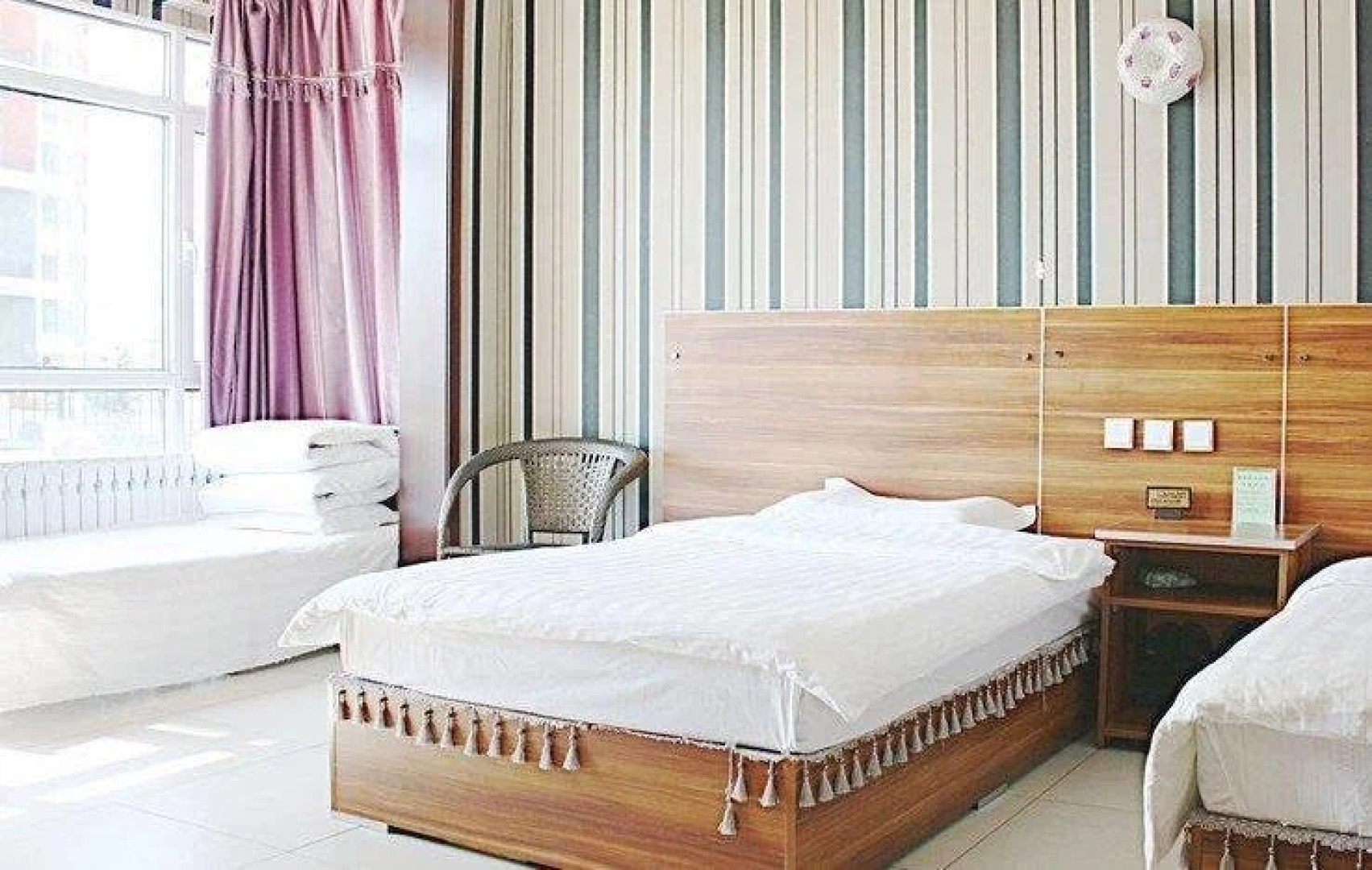 Golden Grassland Inn