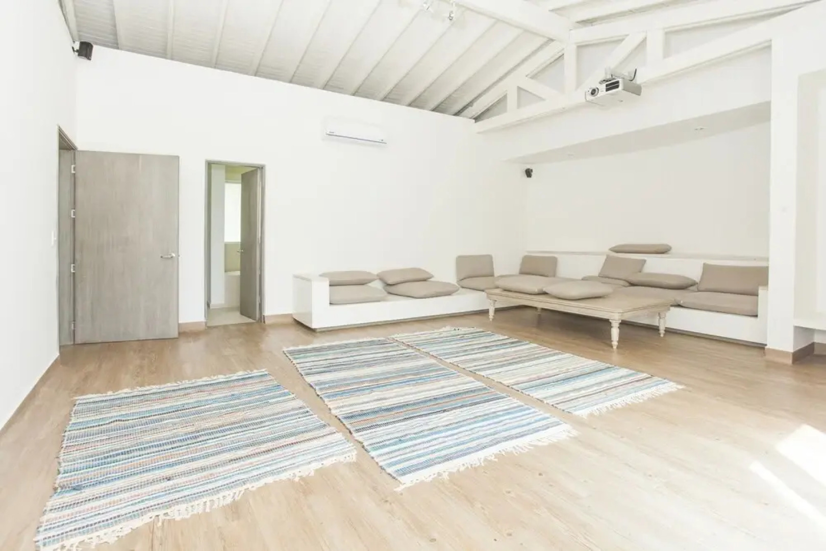 Luxe Villa San Jerónimo by Nomad Guru