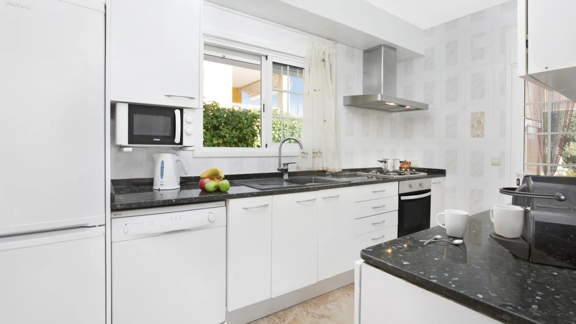 Montse in Tordera with 4 bedrooms and 2 bathrooms