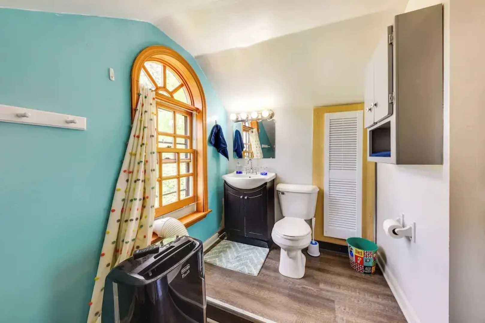 Waterfront Fox Lake Vacation Rental w/ Fire Pit!