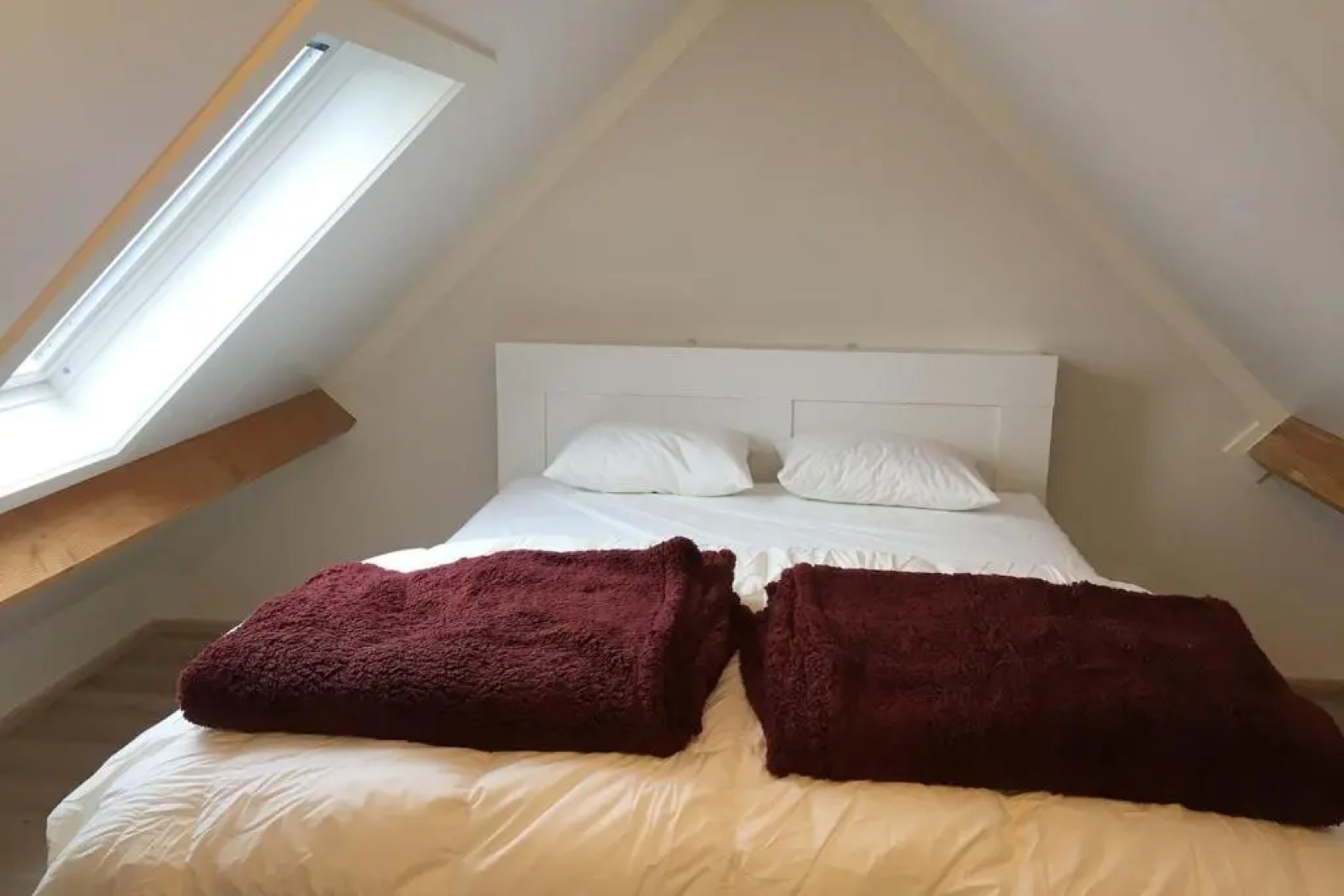 WH88 Gezellig vissershuisje met 3 slk, 6 pers en parking