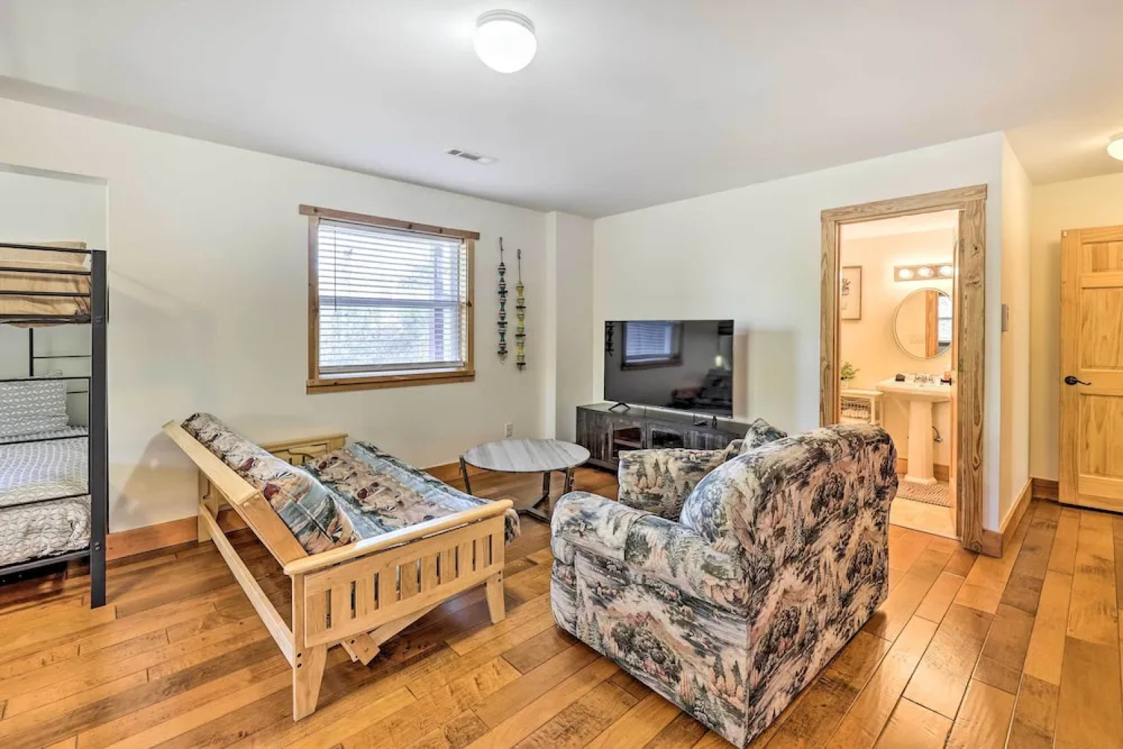 Family-friendly Cabin By Golf Course & Marina